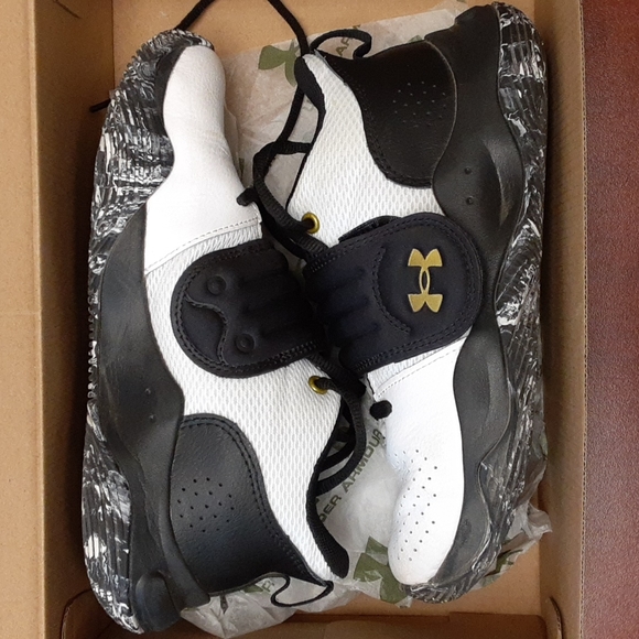 🎒 2/$30 👟 Under Armour Zone BB Youth Basketball Shoes Sz 3Y - Picture 11 of 11